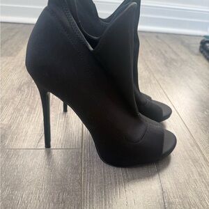 Steve Madden Black Peep-Toe Stiletto Ankle Booties Size 9
